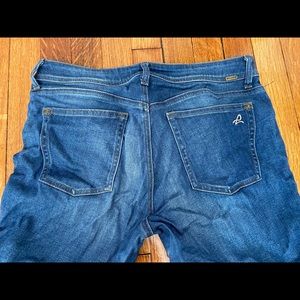 DL1961 stretchy jeans
